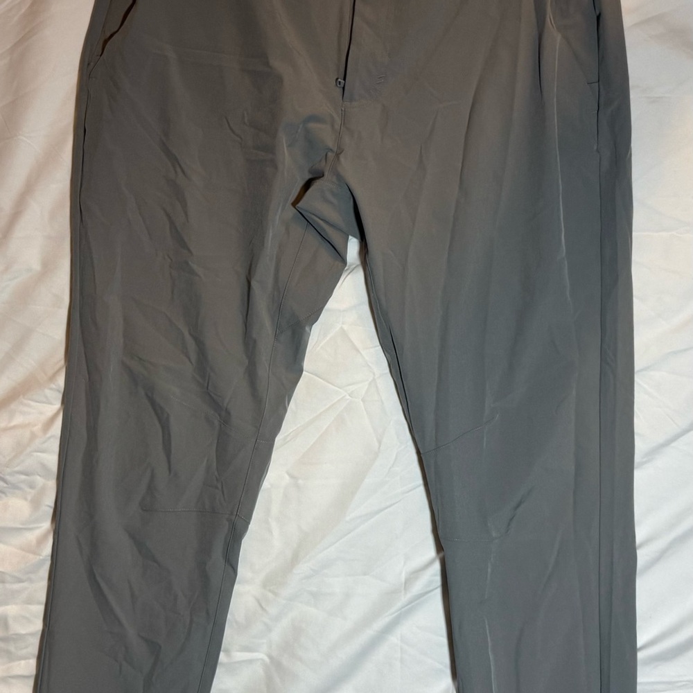 Fabletics Men's Charcoal Chinos (lost tag, size is an assumption)